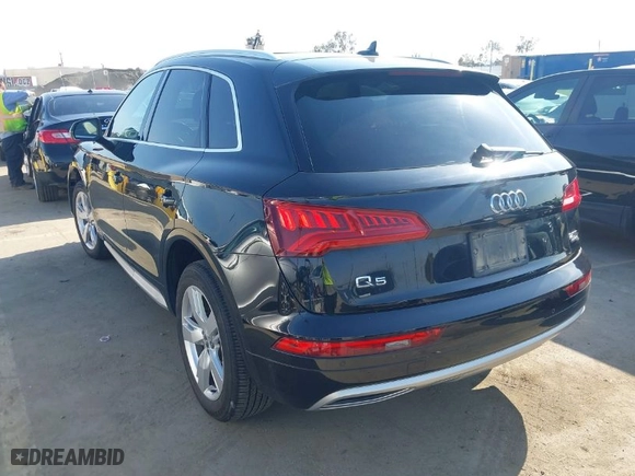 2018 Audi Q5 Premium Plus with VIN WA1BNAFY9J2055866, listed as a IAAI auction lot 41975516 with 89,746 mi miles. Bid and sale history available at carsss.com. Image 3.