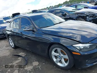 2013 BMW 3 Series 328i xDrive с VIN WBA3B5C55DF592295, выставлен на аукционе IAAI как лот 42231213 с пробегом 131 473 миль миль и . История ставок и продаж доступна на DreamBid. Изображение 13.