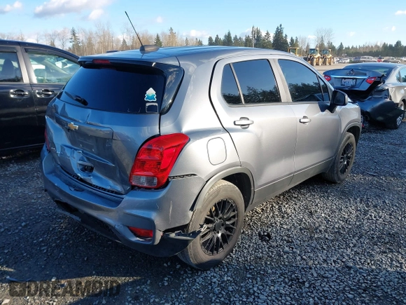 2020 Chevrolet Trax LS with VIN 3GNCJNSB4LL176912, listed as a IAAI auction lot 41746543 with 101,389 mi miles. Bid and sale history available at carsss.com. Image 4.