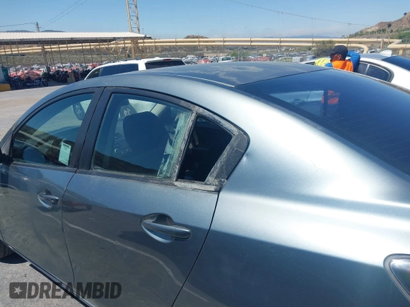 2013 Mazda 3 i Sport z VIN JM1BL1UP8D1736651, wystawiony jako IAAI lot #42263871 z przebiegiem 187 874 mil mil oraz . Historia ofert i sprzedaży dostępna na DreamBid. Obrazek 6.