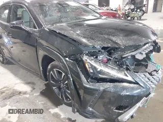 2025 Lexus UX with VIN JTHUCJDH8S2003698, listed as a IAAI auction lot 41368424 with 1,111 mi miles. Bid and sale history available at carsss.com. Image 18.