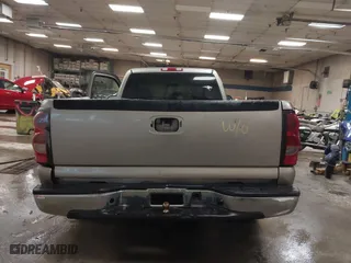 2000 Chevrolet Silverado 1500 with VIN 1GCEC14V9YE408018, listed as a IAAI auction lot 41339820 with 261,720 mi miles. Bid and sale history available at carsss.com. Image 17.