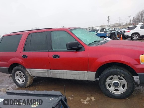 2004 Ford Expedition XLS with VIN 1FMRU13W54LA15367, listed as a IAAI auction lot 41554951 with 135,694 mi miles. Bid and sale history available at carsss.com. Image 13.