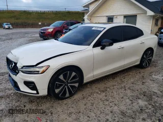 2022 Volvo S60 Momentum with VIN 7JRL12FZ5NG160791, listed as a Copart auction lot 75490104 with 39,501 mi miles and Salvage Title. Bid and sale history available at carsss.com. Image 1.