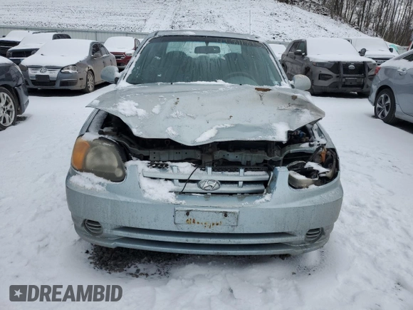 2005 Hyundai Accent GLS with VIN KMHCG45C05U605523, listed as a Copart auction lot 43811815 with 190,638 mi miles and Salvage Title. Bid and sale history available at carsss.com. Image 5.