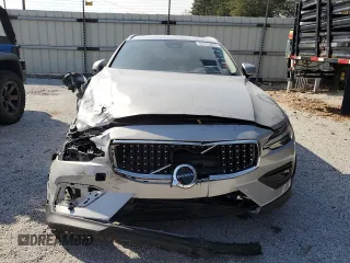 2025 Volvo V60 Cross Country Plus with VIN YV4L12WK6S2147393, listed as a Copart auction lot 48809165 with 0 mi miles and Salvage Title. Bid and sale history available at carsss.com. Image 5.