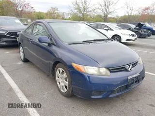 2008 Honda Civic Cpe LX with VIN 2HGFG12608H530474, listed as a IAAI auction lot 42084035 with 182,037 mi miles. Bid and sale history available at carsss.com. Image 1.
