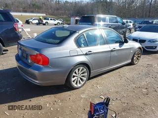 2011 BMW 3 Series 328i z VIN WBAPH7C54BE676753, wystawiony jako IAAI lot #41490303 z przebiegiem 134 049 mil mil oraz . Historia ofert i sprzedaży dostępna na DreamBid. Obrazek 4.