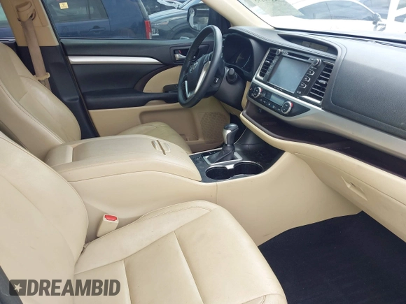 2016 Toyota Highlander XLE z VIN 5TDKKRFH2GS167956, wystawiony jako IAAI lot #42170195 z przebiegiem 142 181 mil mil oraz . Historia ofert i sprzedaży dostępna na DreamBid. Obrazek 5.