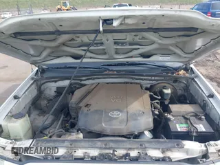 2005 Toyota Tacoma PreRunner with VIN 5TEKU72N55Z069188, listed as a IAAI auction lot 41561796 with 233,474 mi miles. Bid and sale history available at carsss.com. Image 10.