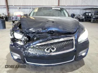 2018 Infiniti Q70 Luxe z VIN JN1BY1PP8JM330329, wystawiony jako Copart lot #57878215 z przebiegiem 126 125 mil mil oraz Nie do naprawy. Historia ofert i sprzedaży dostępna na DreamBid. Obrazek 5.