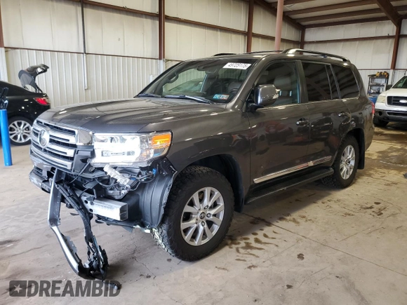 2020 Toyota Land Cruiser z VIN JTMCY7AJ5L4094265, wystawiony jako Copart lot #49725175 z przebiegiem 85 180 mil mil oraz Szkoda całkowita • Salvage title. Historia ofert i sprzedaży dostępna na DreamBid. Obrazek 1.