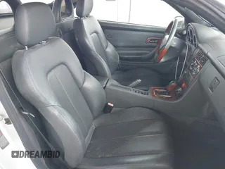 2001 Mercedes-Benz SLK 230/320 z VIN WDBKK65F91F207521, wystawiony jako IAAI lot #42293937 z przebiegiem 30 919 mil mil oraz . Historia ofert i sprzedaży dostępna na DreamBid. Obrazek 8.