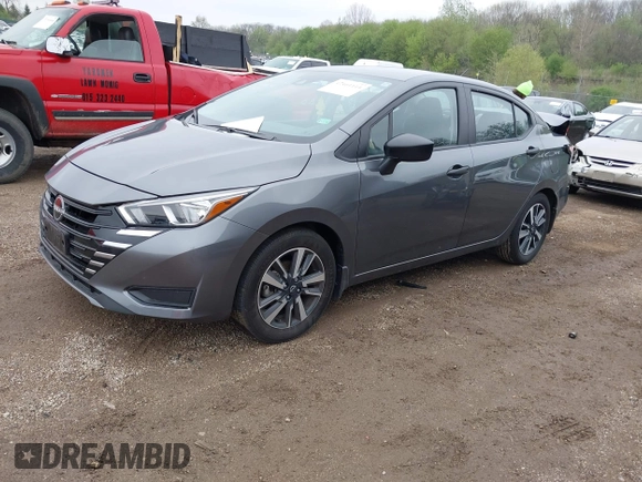2024 Nissan Versa S с VIN 3N1CN8DVXRL895275, выставлен на аукционе IAAI как лот 42161114 с пробегом 16 140 миль миль и . История ставок и продаж доступна на DreamBid. Изображение 16.
