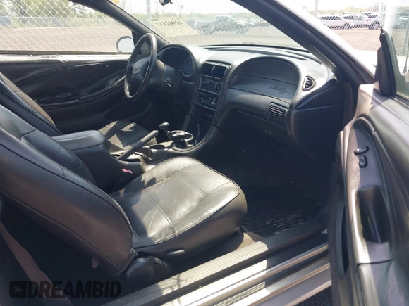 2000 Ford Mustang with VIN 1FAFP4444YF187140, listed as a IAAI auction lot 42002117 with 1 mi miles. Bid and sale history available at carsss.com. Image 5.