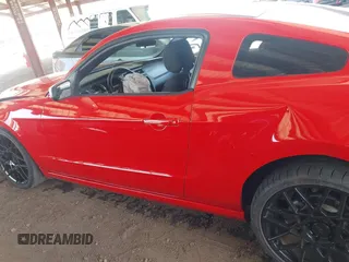2013 Ford Mustang V6 с VIN 1ZVBP8AM4D5276112, выставлен на аукционе IAAI как лот 42543725 с пробегом Не указан миль и . История ставок и продаж доступна на DreamBid. Изображение 15.