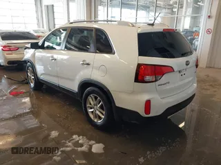 2014 Kia Sorento LX with VIN 5XYKT4A67EG433472, listed as a IAAI auction lot 41276576 with 177,014 mi miles. Bid and sale history available at carsss.com. Image 3.