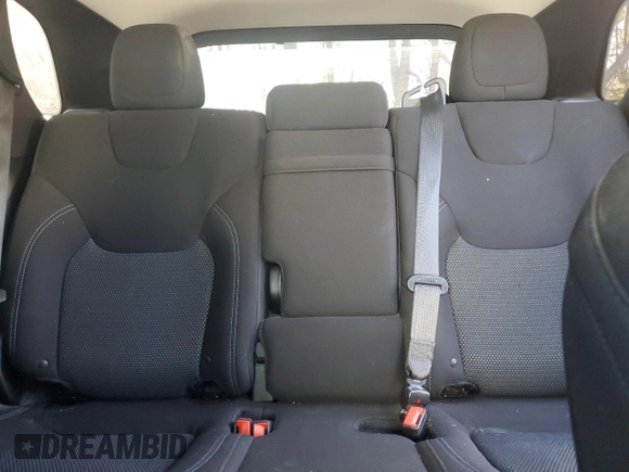 2019 Jeep Cherokee Latitude with VIN 1C4PJLCB7KD370156, listed as a Copart auction lot 50612335 with 101,499 mi miles and Salvage Title. Bid and sale history available at carsss.com. Image 10.