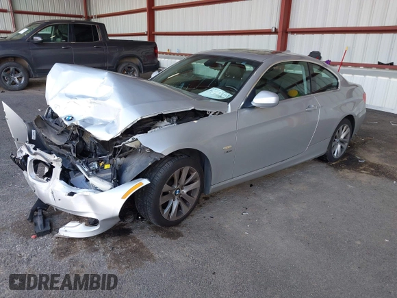 2013 BMW 3 Series 328i xDrive с VIN WBAKF3C52DJ385669, выставлен на аукционе IAAI как лот 42378813 с пробегом 113 897 миль миль и . История ставок и продаж доступна на DreamBid. Изображение 16.