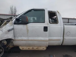 2003 Ford Super Duty F-250 XL with VIN 1FTNX21S93ED76927, listed as a IAAI auction lot 41396019 with 1 mi miles. Bid and sale history available at carsss.com. Image 13.