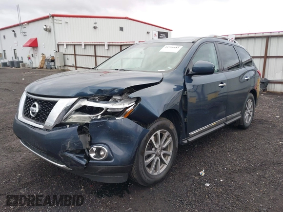 2013 Nissan Pathfinder SV with VIN 5N1AR2MMXDC681044, listed as a IAAI auction lot 41794481 with 181,915 mi miles. Bid and sale history available at carsss.com. Image 17.