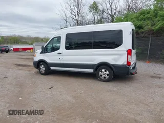 2017 Ford Transit Passenger XL z VIN 1FMZK1CM8HKA67270, wystawiony jako IAAI lot #42074459 z przebiegiem 50 461 mil mil oraz . Historia ofert i sprzedaży dostępna na DreamBid. Obrazek 3.