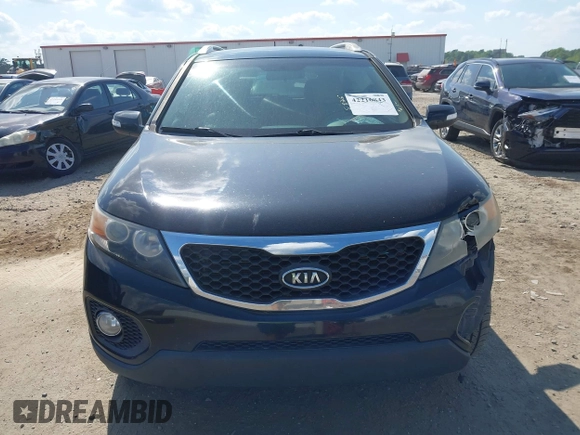 2013 Kia Sorento EX с VIN 5XYKU3A62DG348688, выставлен на аукционе IAAI как лот 42216843 с пробегом 231 471 миль миль и . История ставок и продаж доступна на DreamBid. Изображение 13.