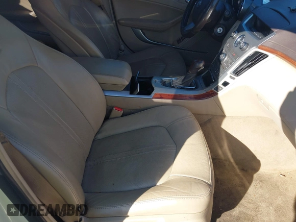 2011 Cadillac CTS Luxury z VIN 1G6DE5EY6B0118591, wystawiony jako IAAI lot #41486928 z przebiegiem 133 763 mil mil oraz . Historia ofert i sprzedaży dostępna na DreamBid. Obrazek 5.