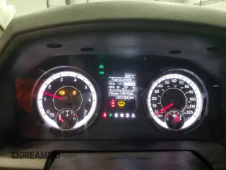 2018 Ram 1500 Express z VIN 1C6RR7FGXJS215702, wystawiony jako Copart lot #51058425 z przebiegiem 183 199 mil mil oraz Szkoda całkowita • Salvage title. Historia ofert i sprzedaży dostępna na DreamBid. Obrazek 9.