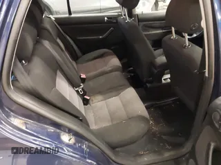 2006 Volkswagen Golf GLS z VIN 9BWGR61J364000919, wystawiony jako IAAI lot #41180220 z przebiegiem 161 767 mil mil oraz . Historia ofert i sprzedaży dostępna na DreamBid. Obrazek 8.