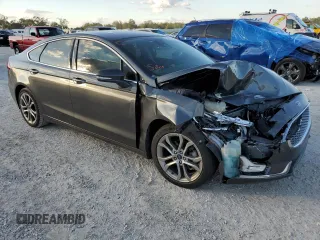 2019 Ford Fusion Hybrid Titanium with VIN 3FA6P0RU3KR138040, listed as a Copart auction lot 70843932 with 68,133 mi miles. Bid and sale history available at carsss.com. Image 4.