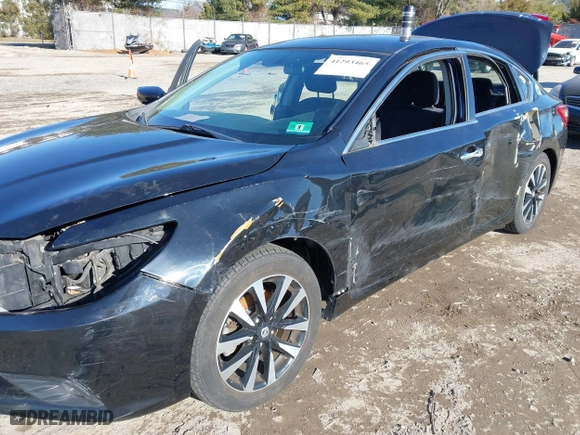 2018 Nissan Altima 2.5 SV with VIN 1N4AL3AP5JC265091, listed as a IAAI auction lot 41293465 with 102,343 mi miles. Bid and sale history available at carsss.com. Image 17.