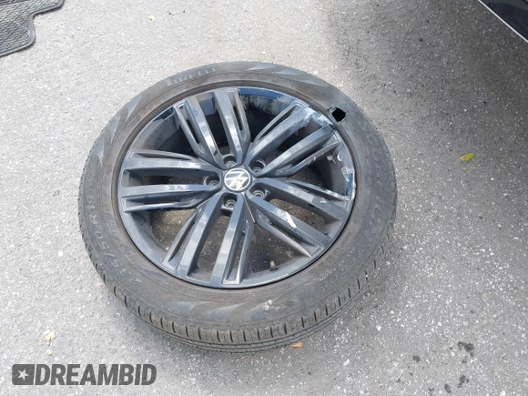 2022 Volkswagen Tiguan SE R-Line Black z VIN 3VVCB7AX5NM138604, wystawiony jako IAAI lot #42104933 z przebiegiem 31 489 mil mil oraz . Historia ofert i sprzedaży dostępna na DreamBid. Obrazek 12.