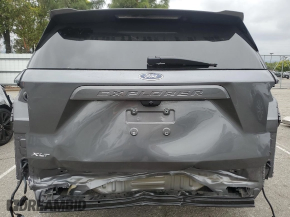2023 Ford Explorer XLT z VIN 1FMSK7DH3PGB91471, wystawiony jako Copart lot #55952575 z przebiegiem 8 951 mil mil oraz Szkoda całkowita • Salvage title. Historia ofert i sprzedaży dostępna na DreamBid. Obrazek 6.
