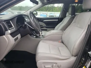 2015 Toyota Highlander LE Plus z VIN 5TDZKRFH0FS064791, wystawiony jako Copart lot #56508305 z przebiegiem 198 873 mil mil oraz Szkoda całkowita • Salvage title. Historia ofert i sprzedaży dostępna na DreamBid. Obrazek 7.