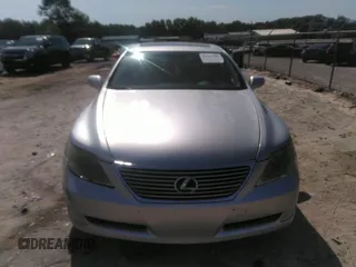 2007 Lexus LS 460 with VIN JTHBL46F575038824, listed as a IAAI auction lot 42167482 with 231,934 mi miles. Bid and sale history available at carsss.com. Image 12.