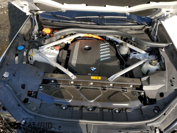 2021 BMW X5 xDrive45e with VIN 5UXTA6C04M9H52389, listed as a Copart auction lot 45605225 with 14,899 mi miles and Salvage Title. Bid and sale history available at carsss.com. Image 12.