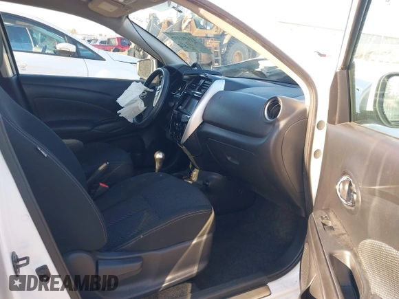 2019 Nissan Versa SV z VIN 3N1CN7AP4KL802692, wystawiony jako IAAI lot #41491391 z przebiegiem Nie podano mil oraz . Historia ofert i sprzedaży dostępna na DreamBid. Obrazek 5.