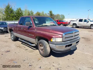 2001 Dodge Ram 1500 with VIN 3B7HC13Y71G771067, listed as a IAAI auction lot 41811515 with 213,806 mi miles. Bid and sale history available at carsss.com. Image 1.