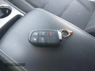 2021 Jeep Grand Cherokee Laredo E z VIN 1C4RJEAG9MC740244, wystawiony jako IAAI lot #42112847 z przebiegiem 32 897 mil mil oraz . Historia ofert i sprzedaży dostępna na DreamBid. Obrazek 11.
