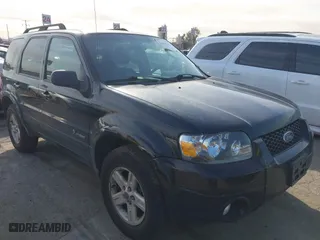 2007 Ford Escape Hybrid with VIN 1FMCU59H77KB97749, listed as a IAAI auction lot 41403183 with 1 mi miles. Bid and sale history available at carsss.com. Image 1.