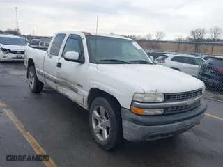 2002 Chevrolet Silverado 1500 LT with VIN 2GCEK19T421244258, listed as a IAAI auction lot 41472464 with 237,300 mi miles. Bid and sale history available at carsss.com. Image 6.