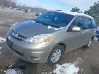 2006 Toyota Sienna XLE with VIN 5TDZA22C16S487917, listed as a IAAI auction lot 41809329 with 274,537 mi miles. Bid and sale history available at carsss.com. Image 2.
