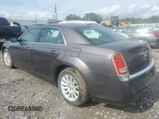 2013 Chrysler 300 z VIN 2C3CCAAG0DH589174, wystawiony jako Copart lot #59053955 z przebiegiem 182 591 mil mil oraz Tytuł czysty. Historia ofert i sprzedaży dostępna na DreamBid. Obrazek 2.