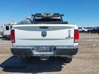 2017 Ram 2500 Tradesman z VIN 3C6UR5CLXHG620105, wystawiony jako IAAI lot #42496482 z przebiegiem 89 150 mil mil oraz . Historia ofert i sprzedaży dostępna na DreamBid. Obrazek 17.