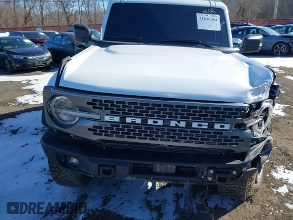 2023 Ford Bronco z VIN 1FMEE5DP1PLC08565, wystawiony jako IAAI lot #41610564 z przebiegiem 19 244 mil mil oraz . Historia ofert i sprzedaży dostępna na DreamBid. Obrazek 17.
