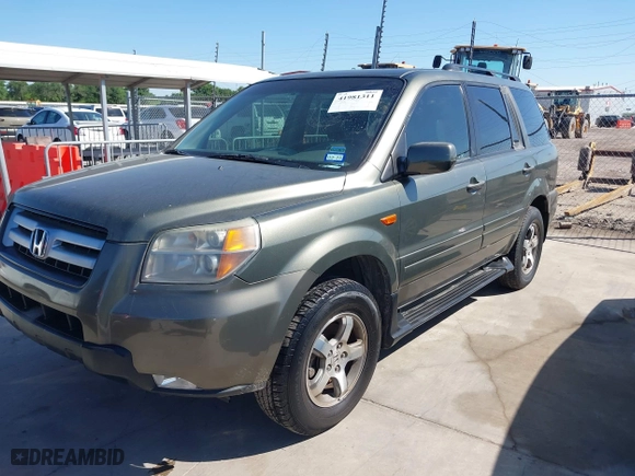 2006 Honda Pilot EX-L with VIN 5FNYF28526B025764, listed as a IAAI auction lot 41981311 with 251,080 mi miles. Bid and sale history available at carsss.com. Image 2.