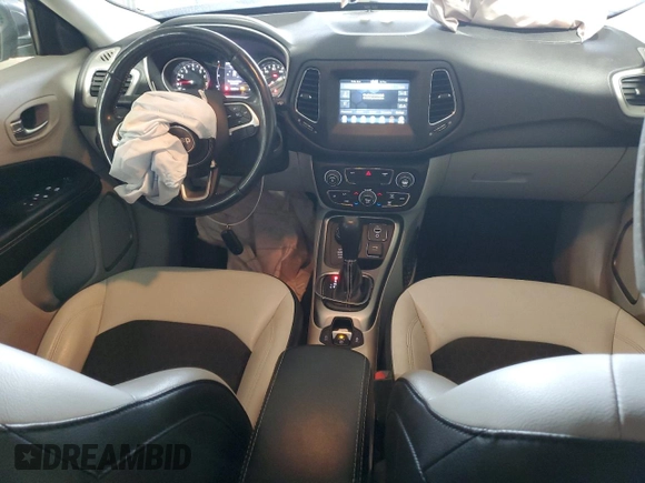 2019 Jeep Compass Altitude z VIN 3C4NJDBB9KT813447, wystawiony jako Copart lot #50494595 z przebiegiem 70 401 mil mil oraz Szkoda całkowita • Salvage title. Historia ofert i sprzedaży dostępna na DreamBid. Obrazek 8.