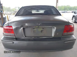 2004 Hyundai Sonata GLS with VIN KMHWF35H64A957365, listed as a IAAI auction lot 42150369 with 247,348 mi miles. Bid and sale history available at carsss.com. Image 6.