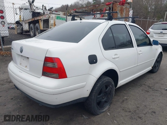 2000 Volkswagen Jetta z VIN 3VWSC29M4YM115496, wystawiony jako IAAI lot #41912780 z przebiegiem 200 439 mil mil oraz . Historia ofert i sprzedaży dostępna na DreamBid. Obrazek 4.
